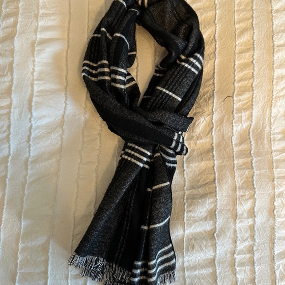 Men's Black & White Striped Scarf - Picture 1 of 5